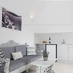 Cultural House 3* Pýrgos