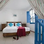 Cultural House Lejlighedshotel Pýrgos