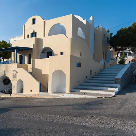 Cultural House Lägenhetshotell Pýrgos